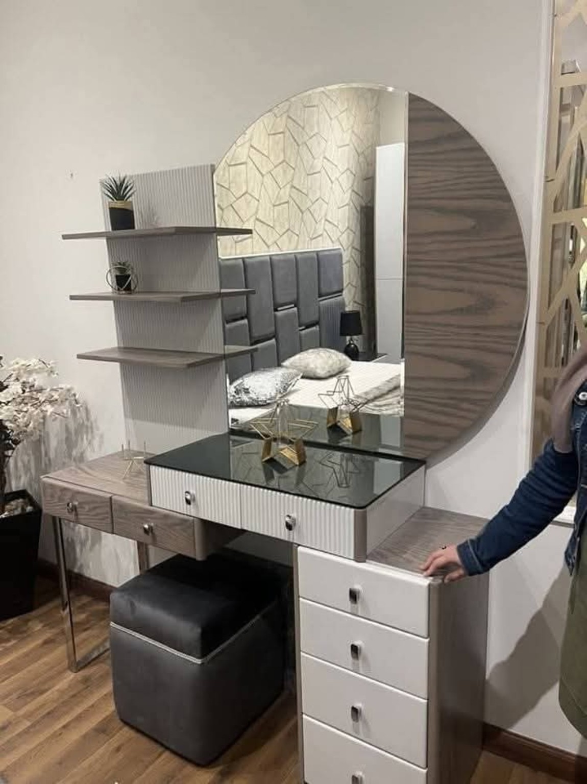 Luxury Dressing & Mirror Designs — design reference 3